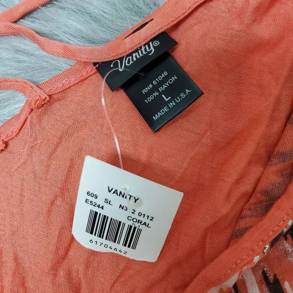 VANITY | NWT V Neck Coral Aztec Ikat Print Large - Picture 5 of 5